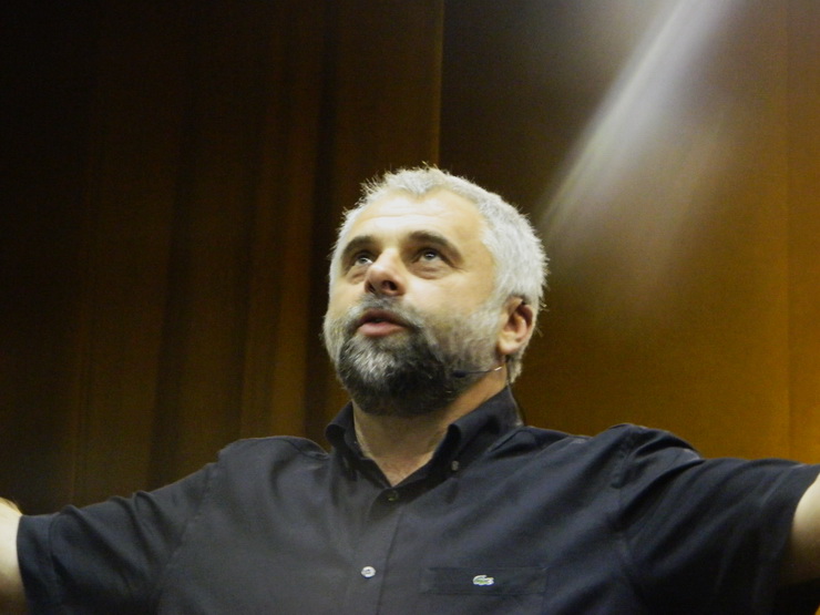 VLADIMIR PUSTAN NU TE DA NICIODATA BATUT