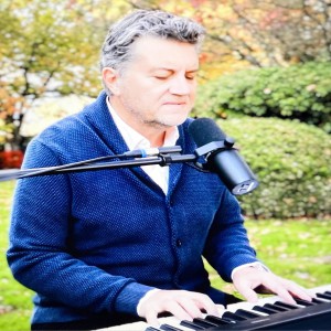 Dan Damian - Cantec si istoric